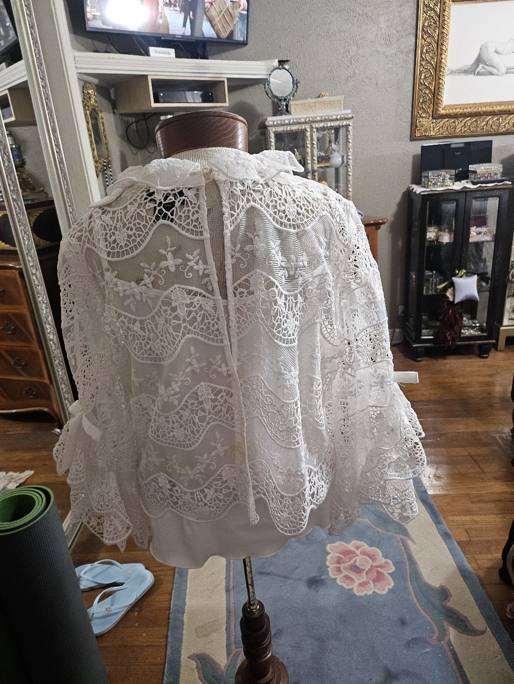 Gracia - White Label Lace Trim Top - Picture 4 of 4